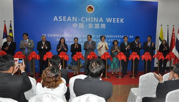 Ouverture de la Semaine ASEAN-Chine à Pékin - ảnh 1